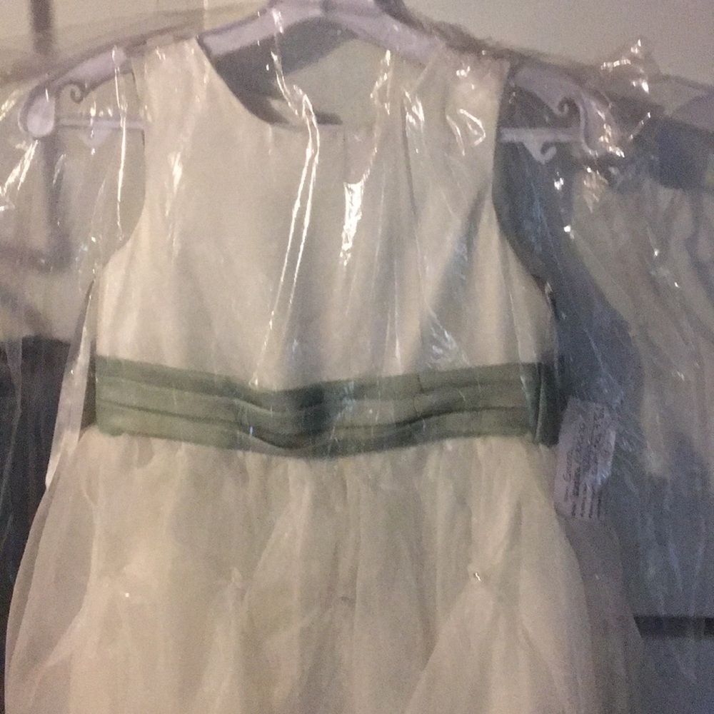 Flower girl dress. Size 9 (little girl)